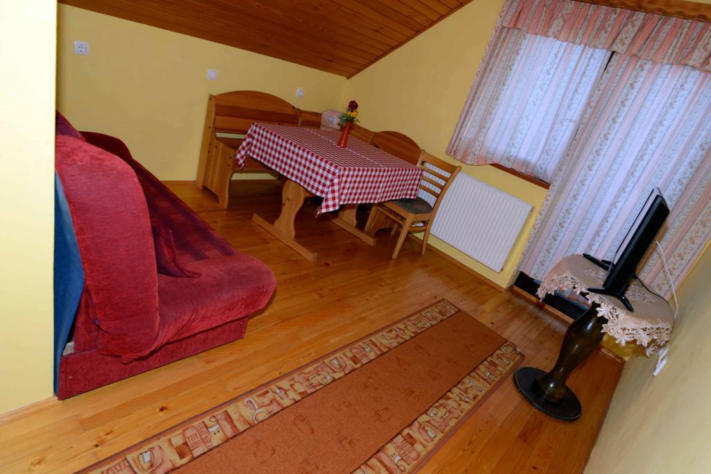 Apartment House Koprivnik Zrece Exterior photo